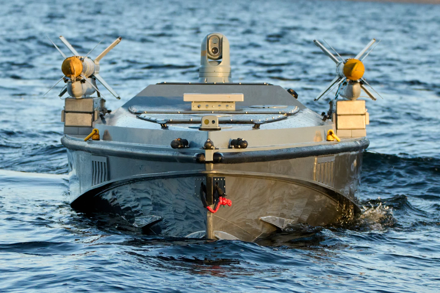 Нова стратегія Києва: українські морські дрони можуть почати “захоплювати” судна в Чорному морі замість їх знищення